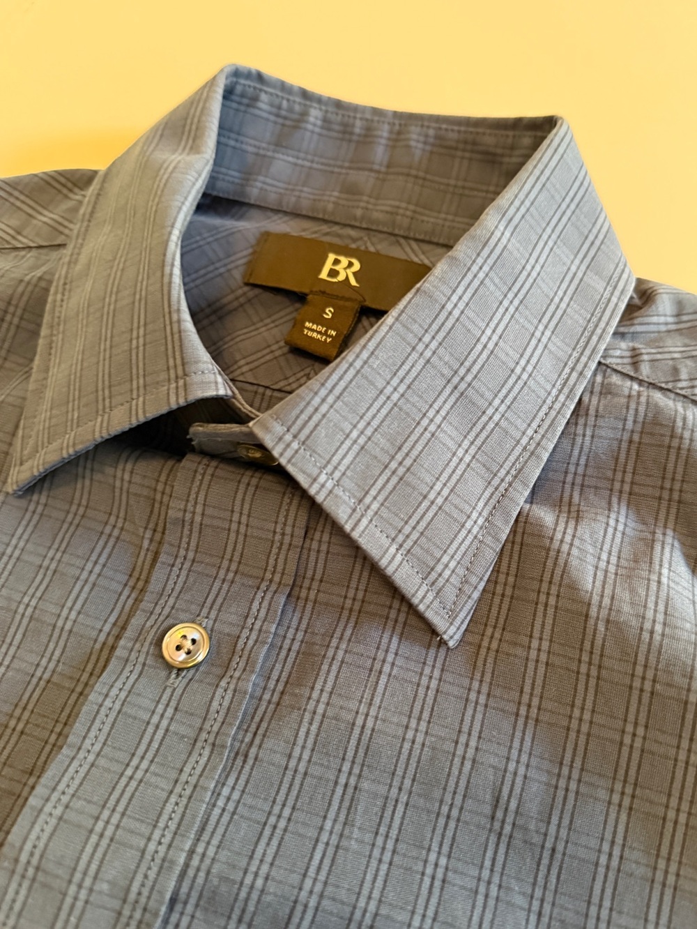BR Men’s Blue Plaid Long Sleeve Button-Up Shirt – Size Small